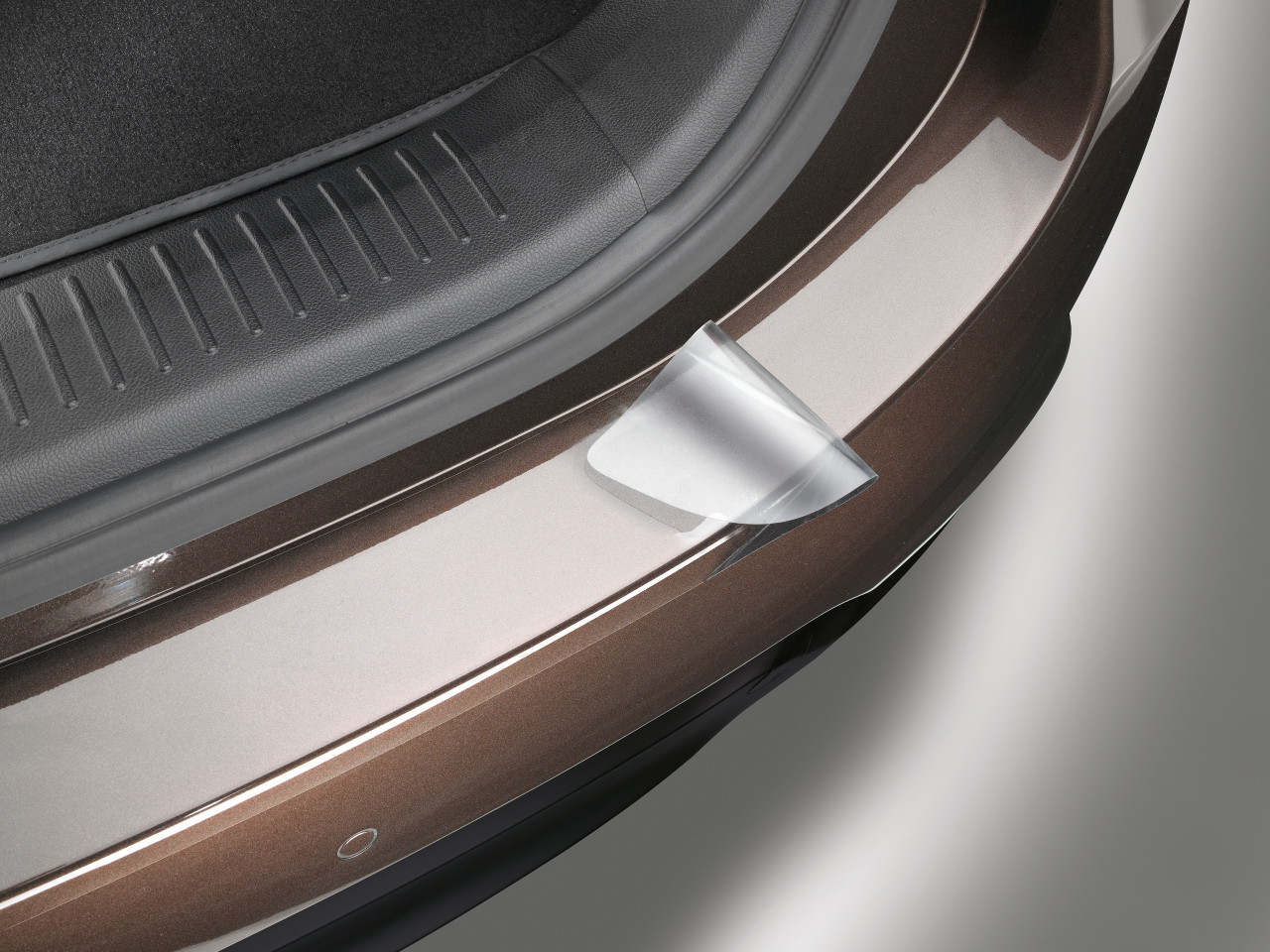 1639066298_A4272ADE00TR_IM_Rear_bumper_protection_foil_transparent_01 1280xauto