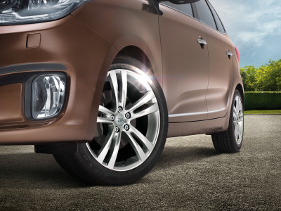 1639066298_A4400ADE00_IM__Busan_Alloy_wheel_16_02 400xauto