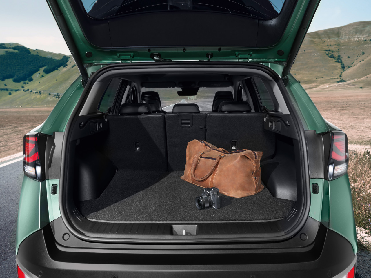 1641906080_R2120ADE00_IM_Trunk_mat_reversible_01 1280xauto