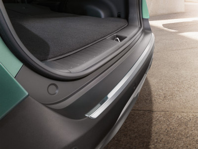 1641908043_R2274ADE00CL_IM_Rear_bumper_trim_line_chrome_optic_01 400xauto