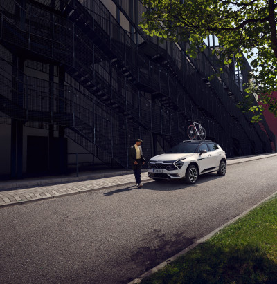 1641908355_R2211ADE00AL 66700ADE00 R2200ADE10BL_IM_Emotional_image_01 400xauto