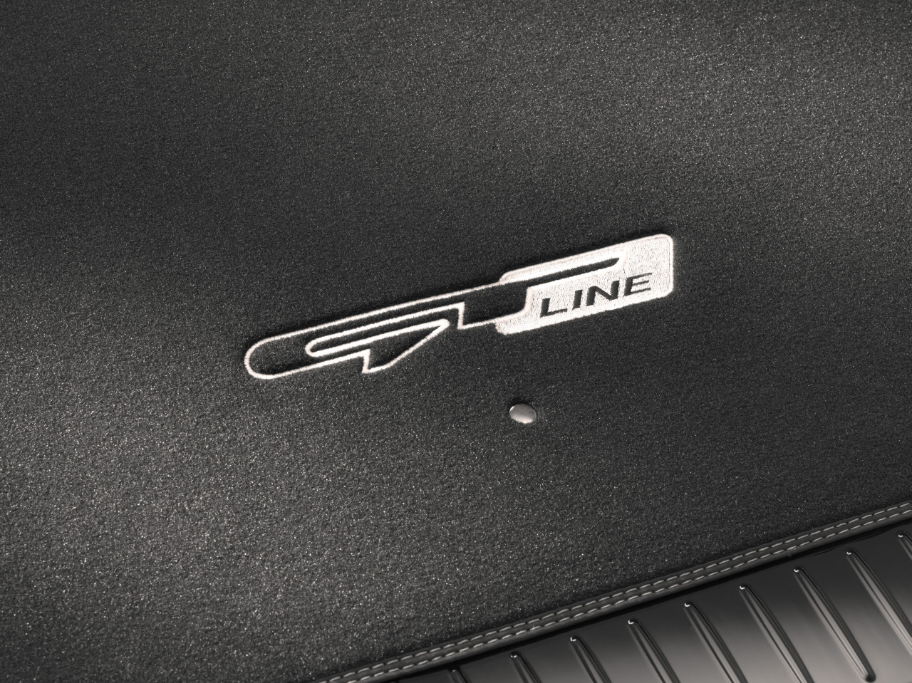 1642079450_R2120ADE00GL_IM__Trunk_mat_GT line_01 1280xauto