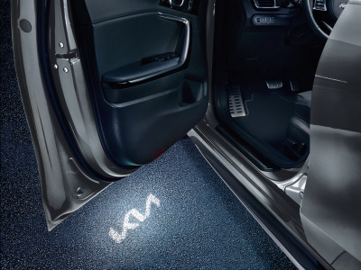 1643784969_66651ADE01K_IM_LED_door_projectors_Kia_logo_01 400xauto