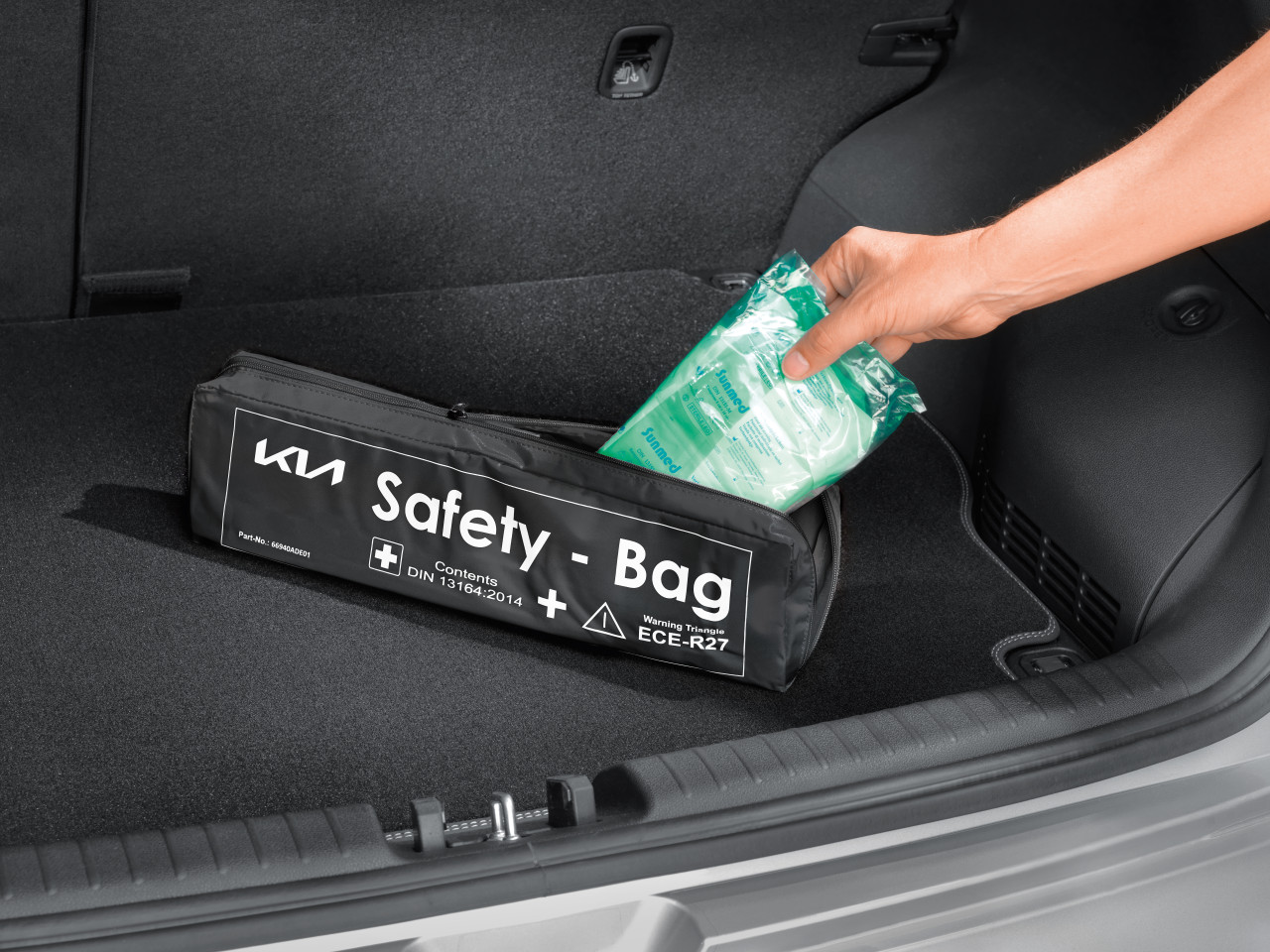 1644335391_66940ADE01_IM_Safety_bag_01 1280xauto