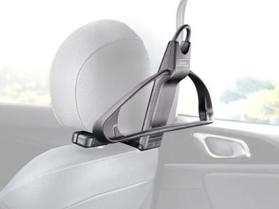 1645543489_66770ADE11_IM_Business_suit_hanger_reference_image_01 400xauto