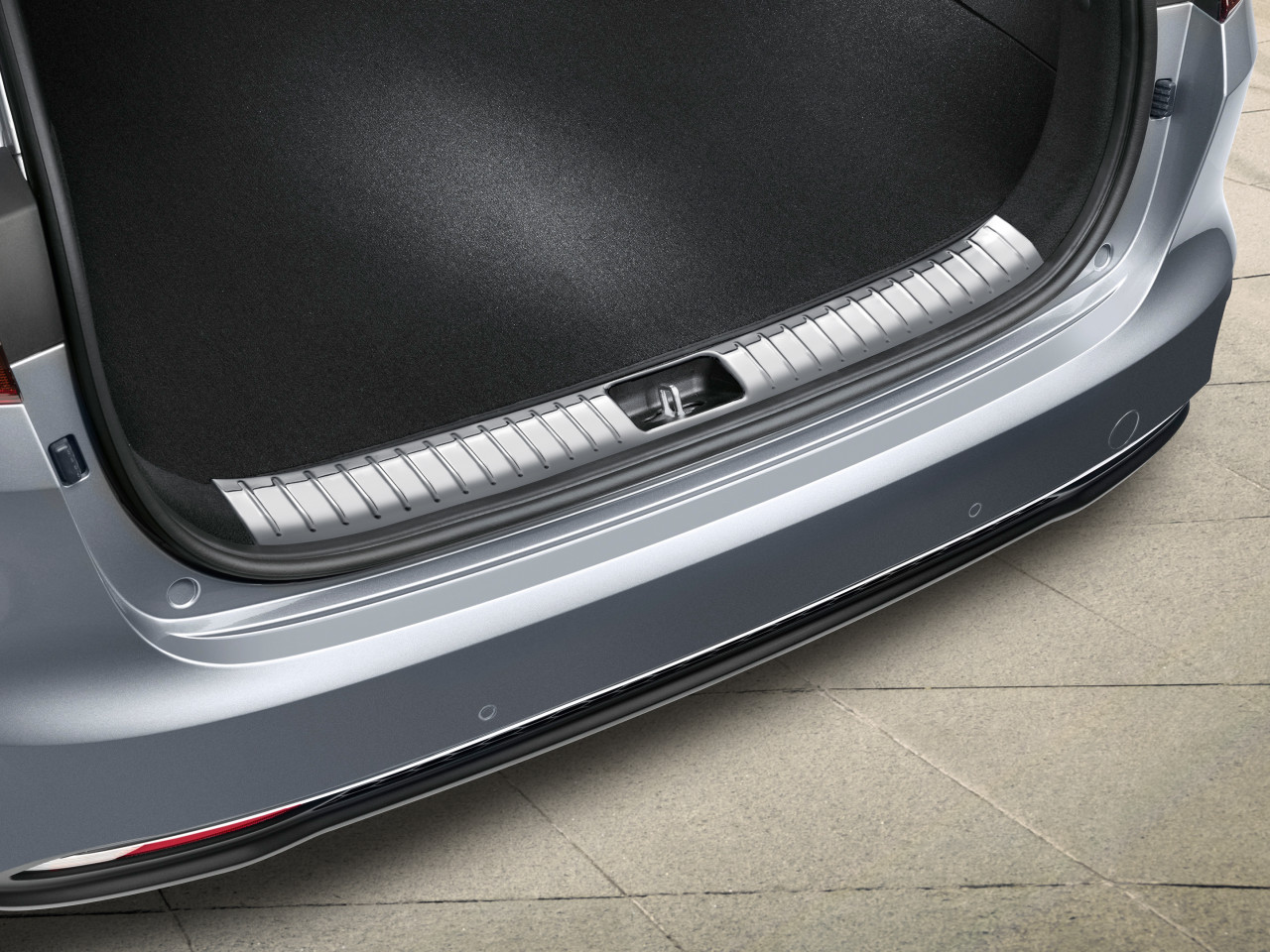 1647598776_J7275ADE10ST_IM_Trunk_sill_trim_line_chrome_optic_1 1280xauto