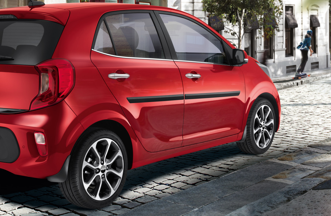 1649322106_G6F46AKA10 G6F46AKF10_IM_Mudguard_kit_Side_door_mouldings_01 1280xauto