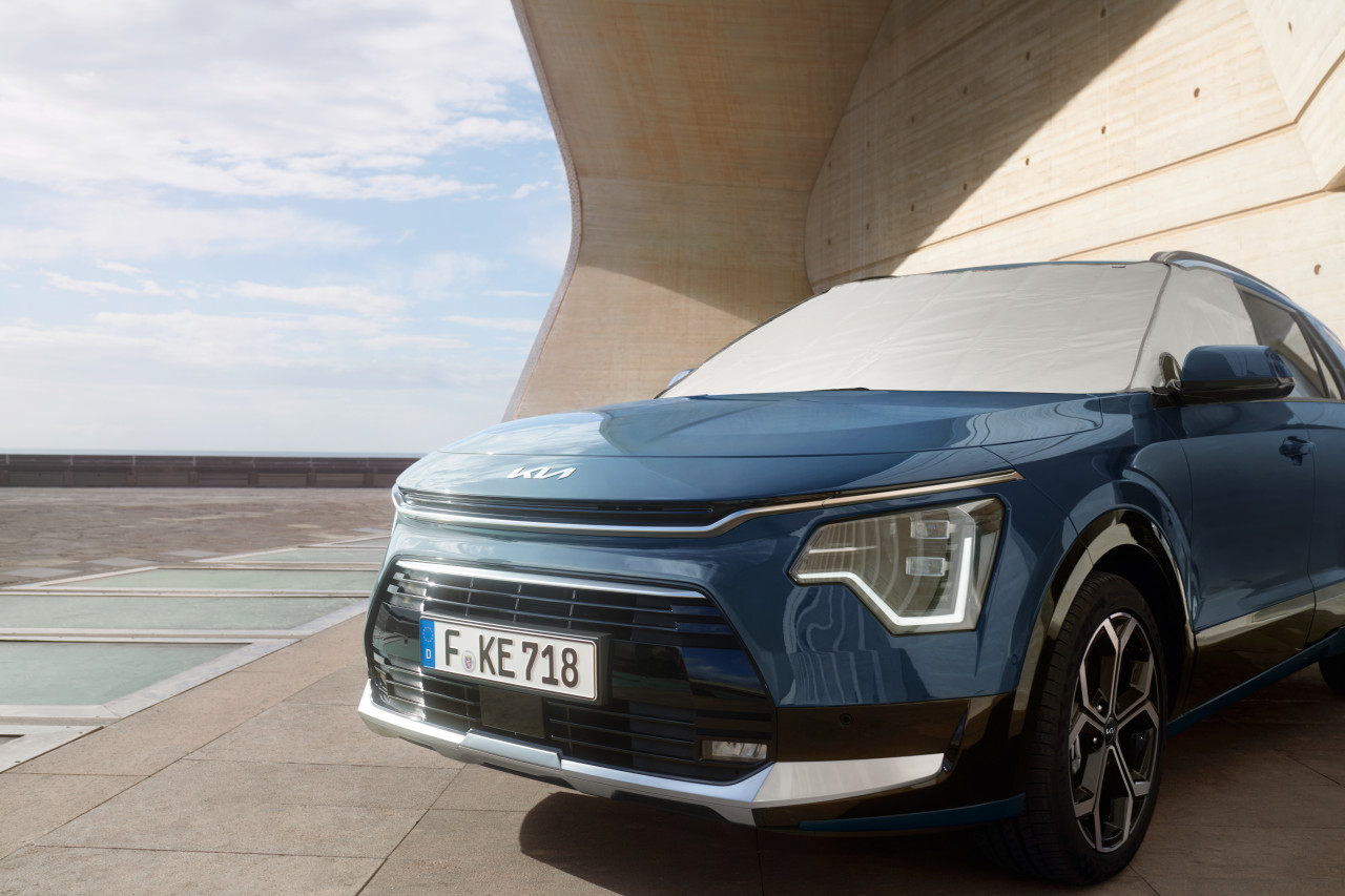 1655217778_AT723ADE00_IM_Ice_Sunscreen_01 1280xauto