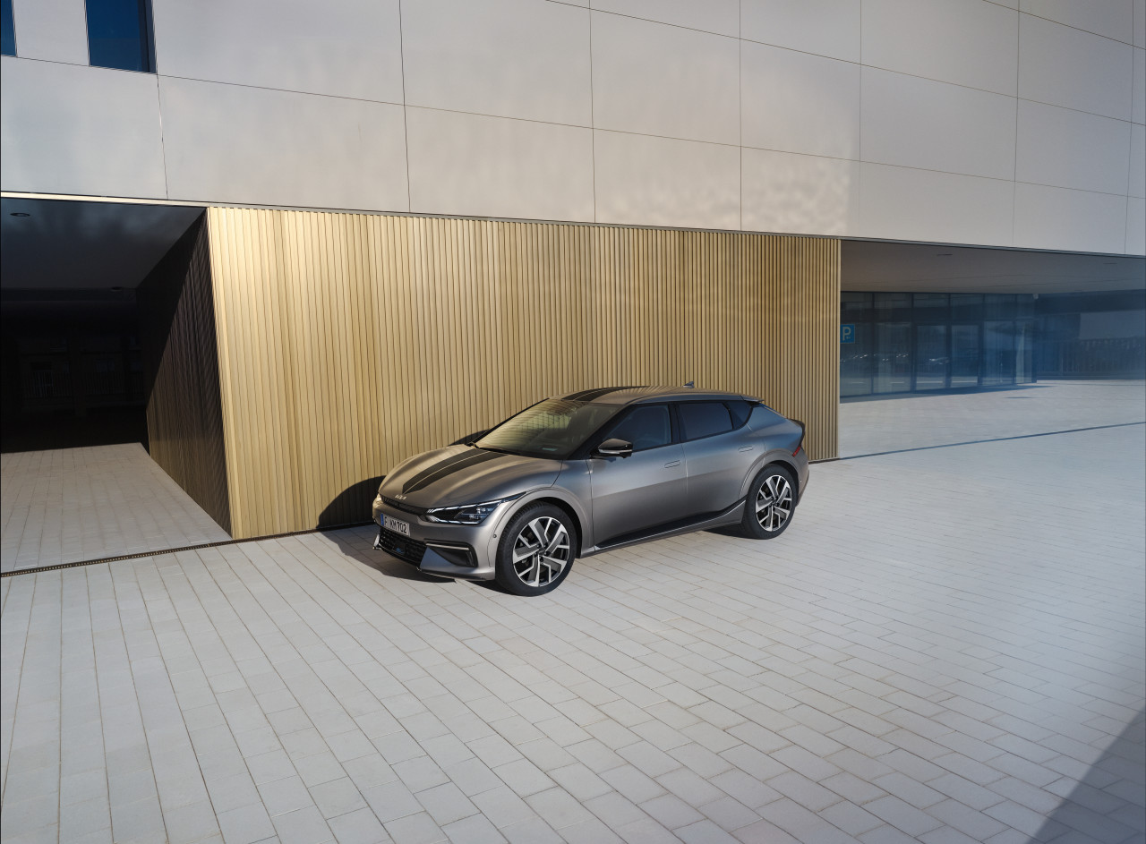 1669046501_CV200ADE00BL CV431ADE00BR_IM_Emotional_Image_01 1280xauto