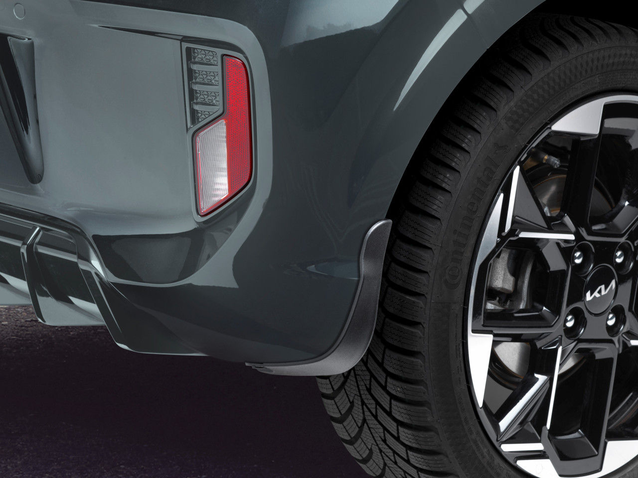 1720690084_G6F46AKF00 G6F46AKF10_IM_Mud_guard_kit_rear_01 1280xauto