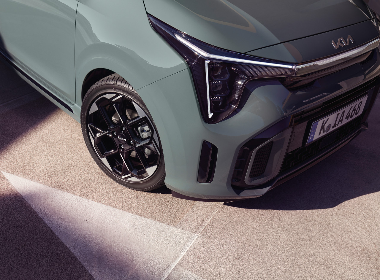 1720690253_G6F40AK050_IM_Alloy_wheel_kit_16_02 1280xauto