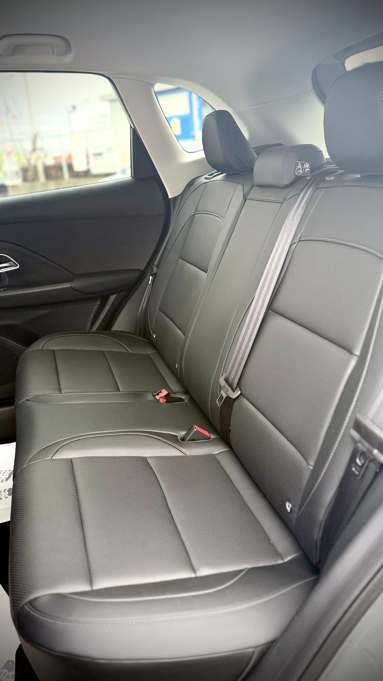MG ZS Hybrid+ 14