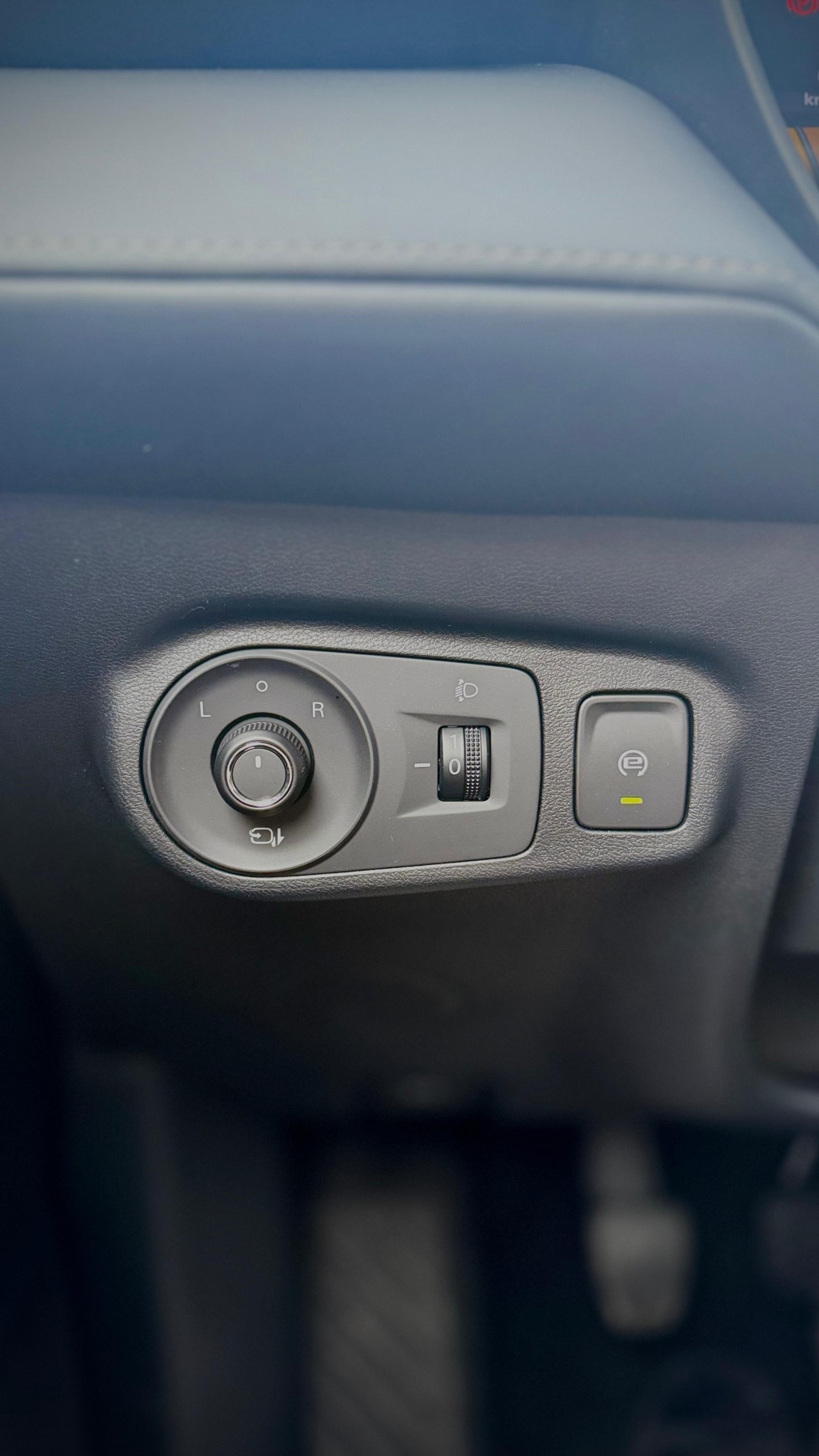 MG ZS Hybrid+ 11