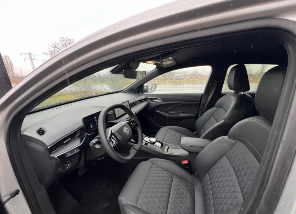 MG MG3 Exclusive 11