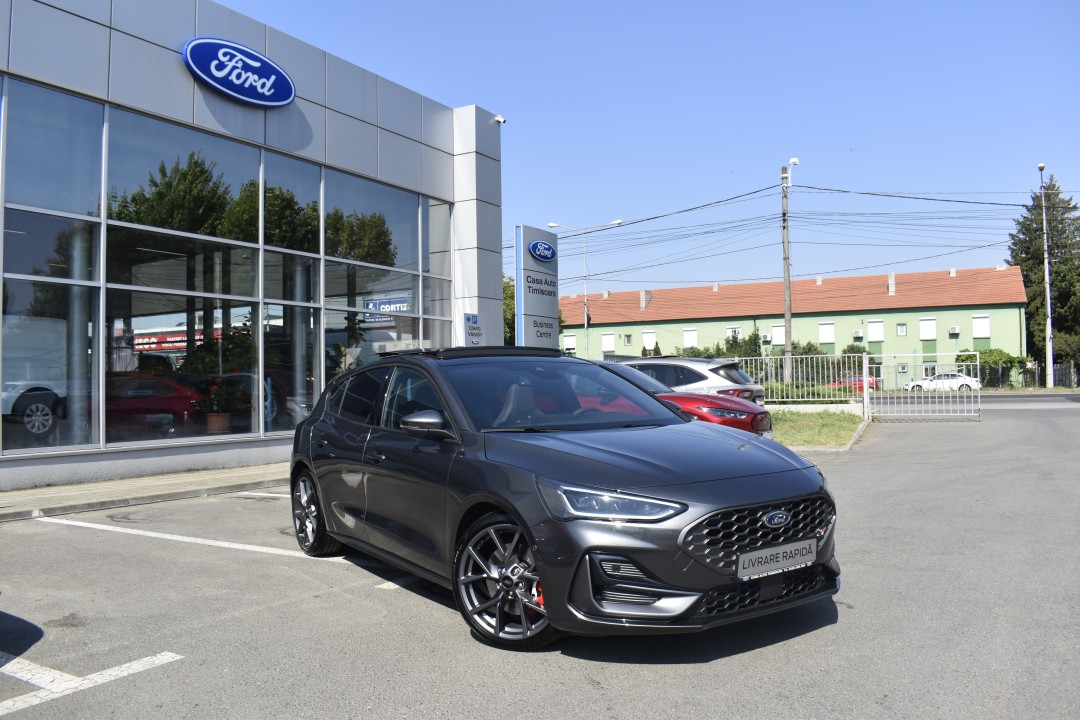 Ford Focus MCA 5 usi ST X 2.3 EcoBoost 280 CP A7
