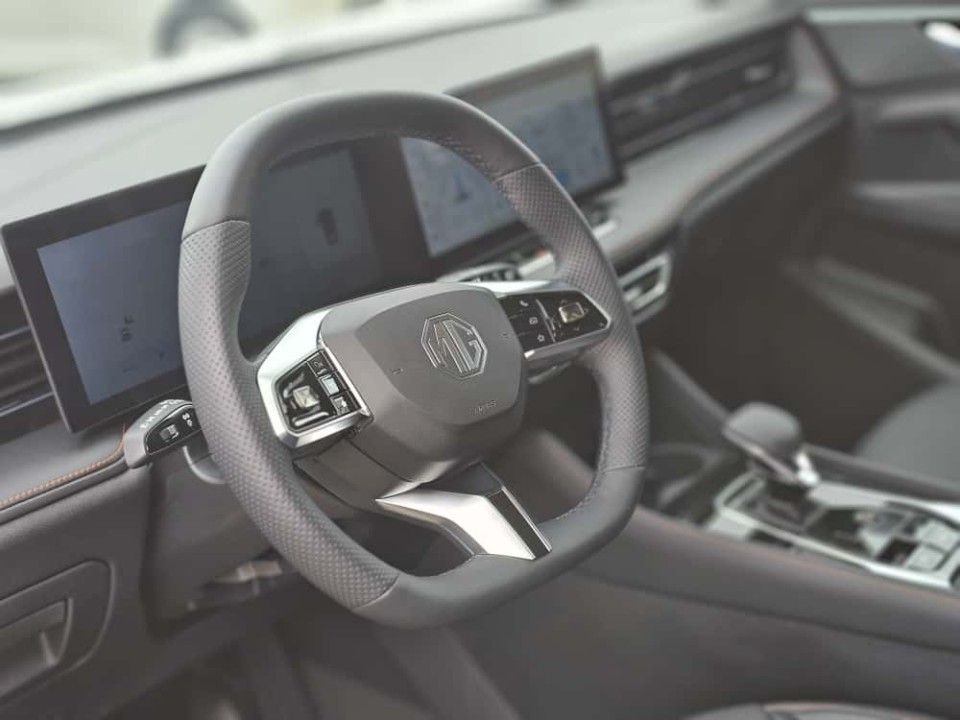 mg noul hs hev 5 usi exclusive 1 5 t gdi hev 224 cp at 106960ae0b4c936