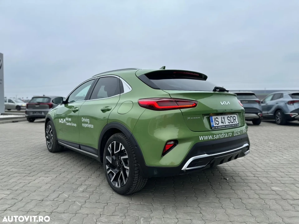 Kia Xceed 2023 hibrid, 27.990 € — imagine 3