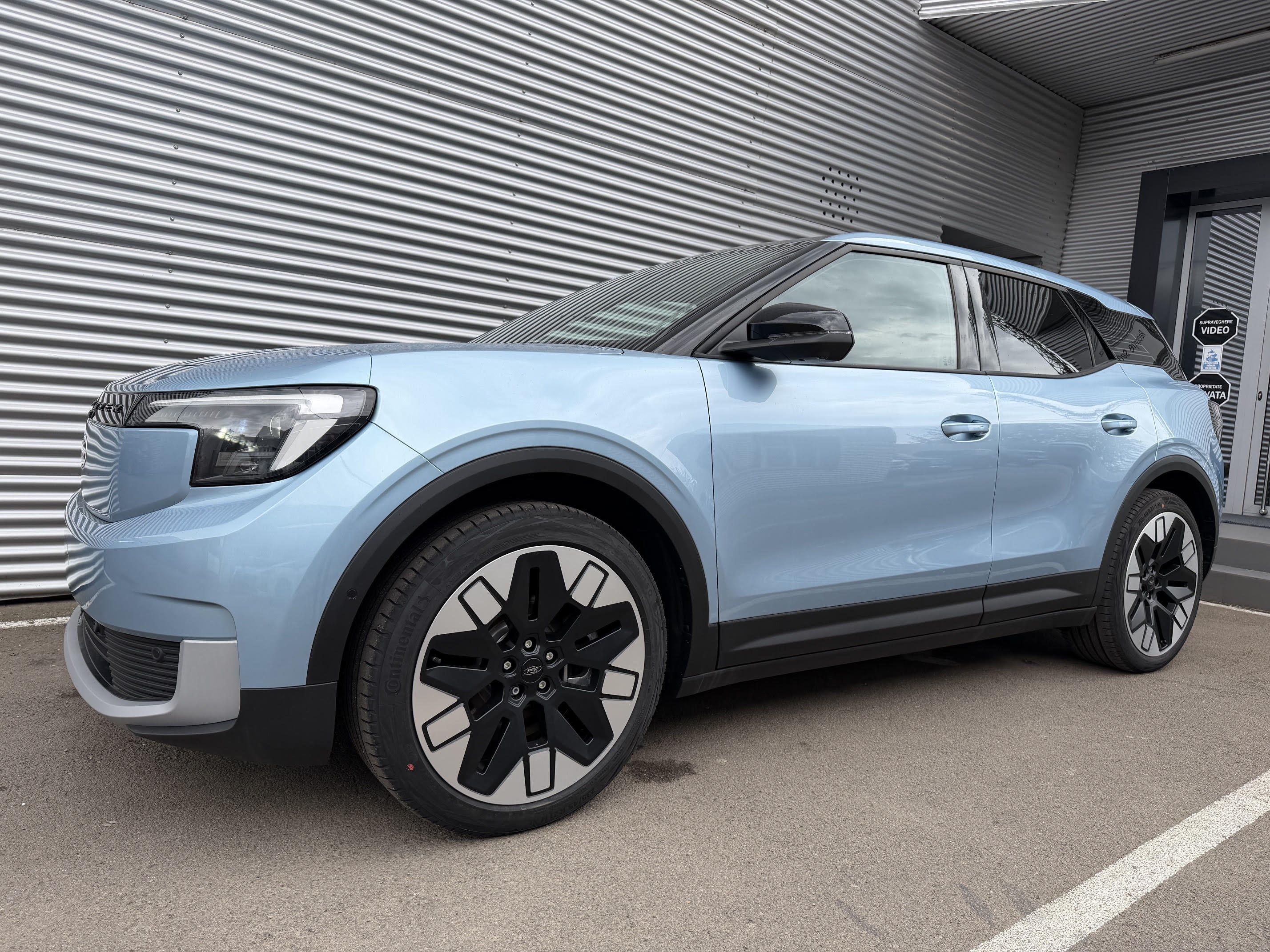 explorer ev premium bc57fbd11749a54c1ccf738cfccb7c71