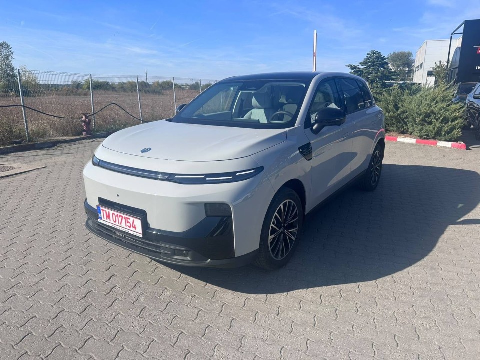 leapmotor b10 ev hybrid 18 8kwh 218 cp rwd design 126abe5c1bd48c4