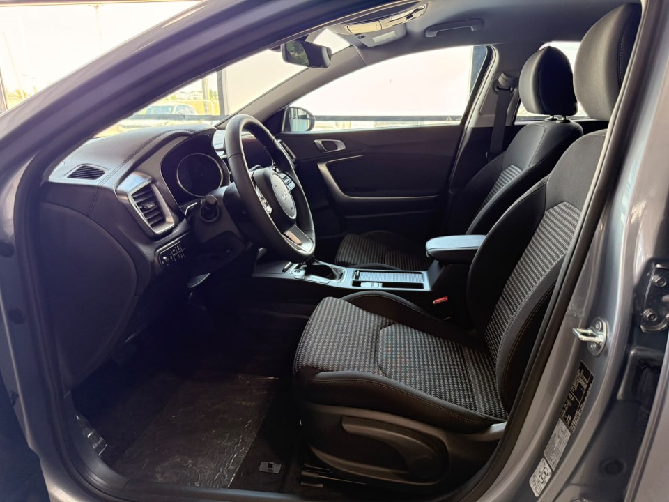 KIA Xceed 2025 — imagine 7