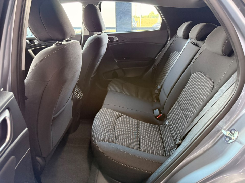 KIA Xceed 2025 — imagine 9