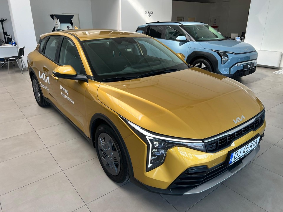 KIA K4 2025 — imagine 1