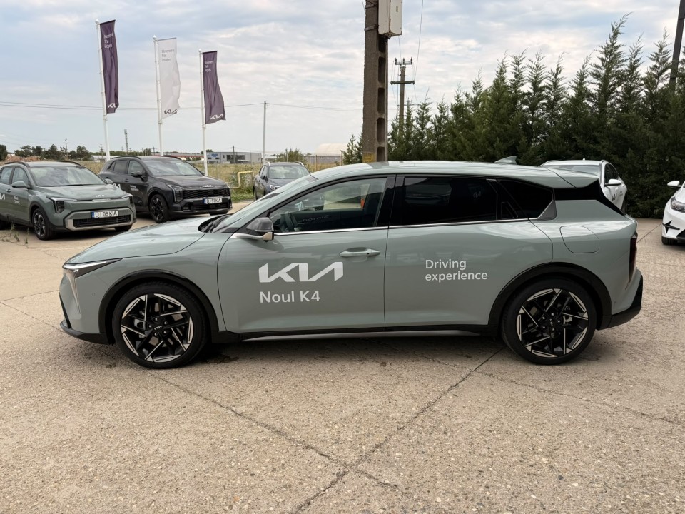 KIA K4 2025 — imagine 3