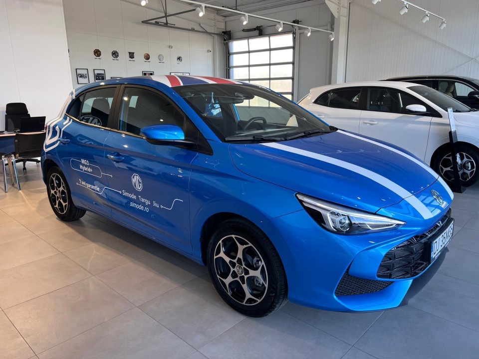 MG3 HEV 5 usi Excite 1.5L PFI HEV 194 CP AT (MY 2025)