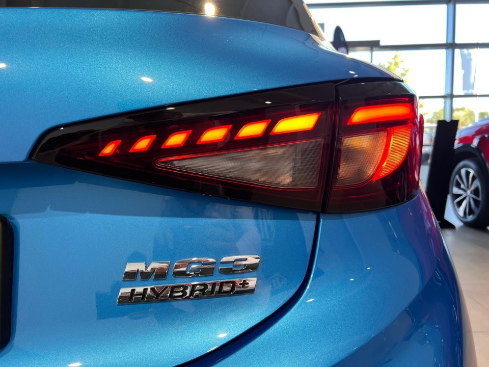 mg3 hev 5 usi excite 1 5l pfi hev 194 cp at my 2025 06968de89ad924