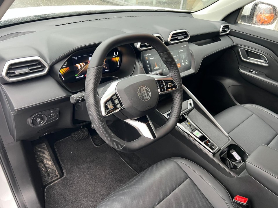 mg zs hev 5 usi exclusive 1 5l gsl hev 197 cp at my 2025 76989cce1451b3