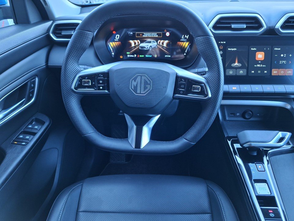 MG ZS 11