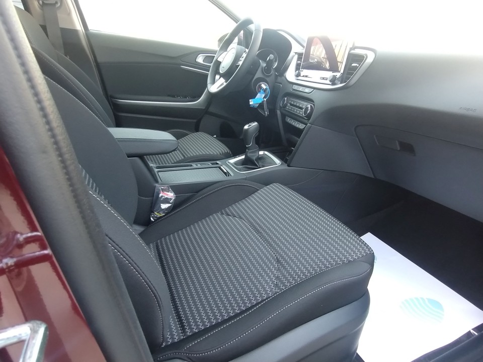 KIA Xceed 2025 — imagine 14